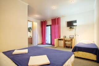 Отель Vesna Hotel Сухум Стандарт + 3-х местный-3